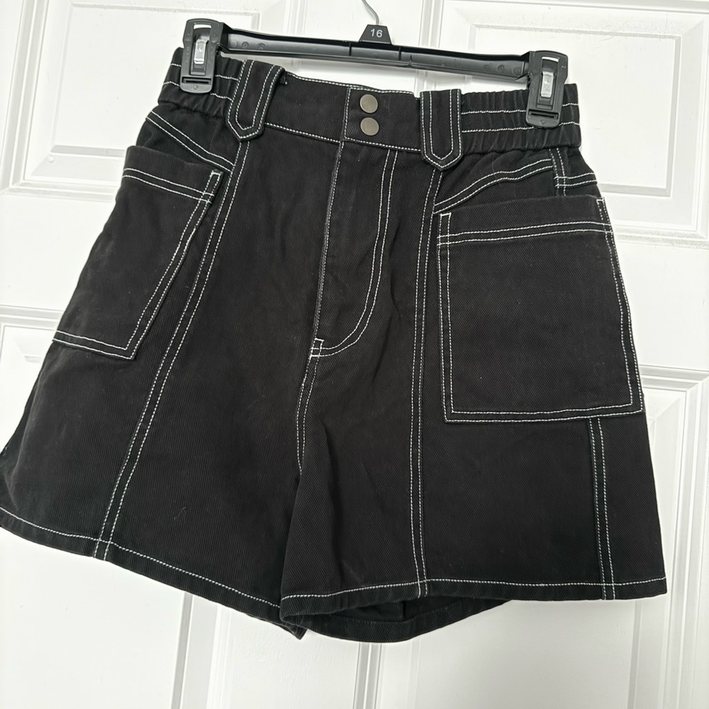 Crescent Black Women's Cargo Shorts